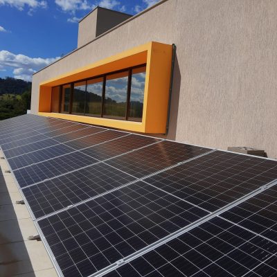 TECNOLAR ENERGIA SOLAR &#8211; SISTEMA DE ENERGIA SOLAR NO PARQUE OESTE INDUSTRIAL EM GOIÂNIA