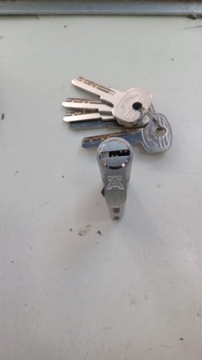 CHAVEIRO LEANDRO – CHAVEIRO EM COPACABANA NO RIO DE JANEIRO